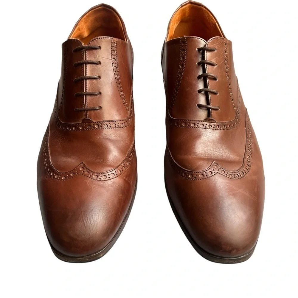 WOLF & SHEPHERD Senna Wingtip Oxford Dress Shoe in Maple Brown